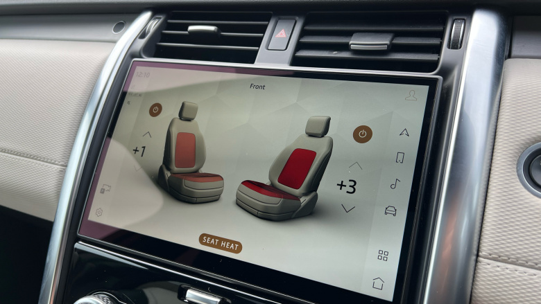 Land Rover Discovery 3.0 D300 R-Dynamic SE 5dr Auto Diesel Station Wagon